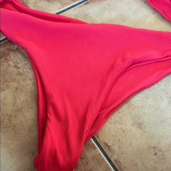 Red Bikini Set - Picture 4 of 4